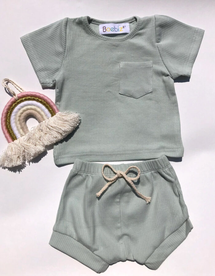 Ensemble t-shirt + short vert (BOEBIZ)