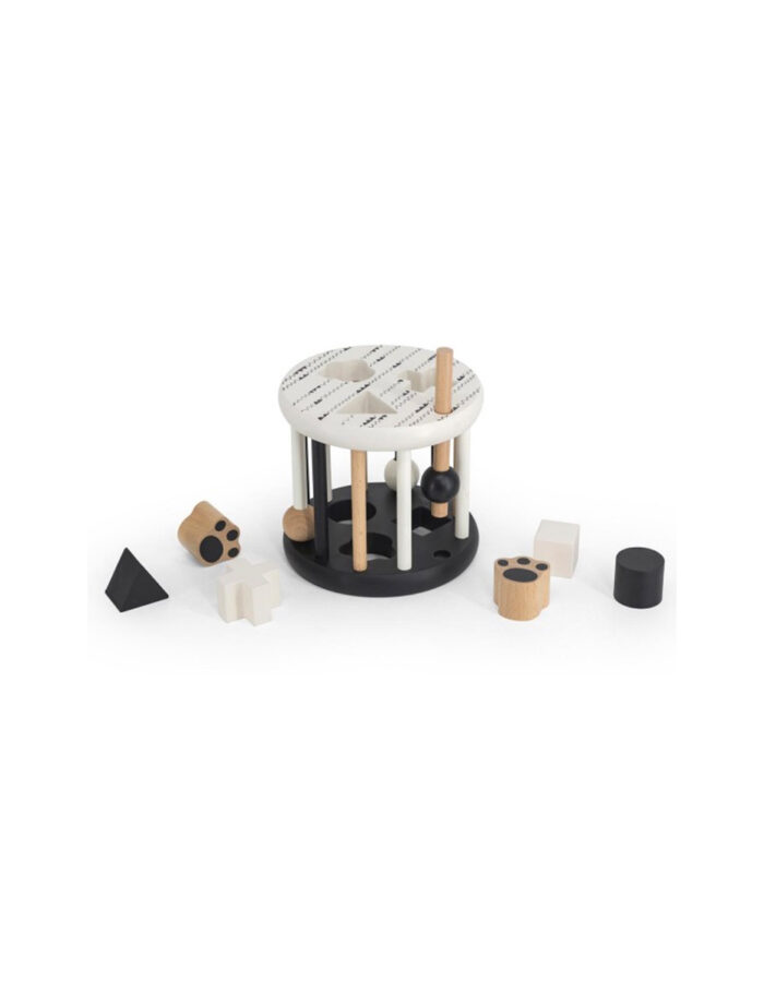 Shape sorting - Black and white (LABEL)