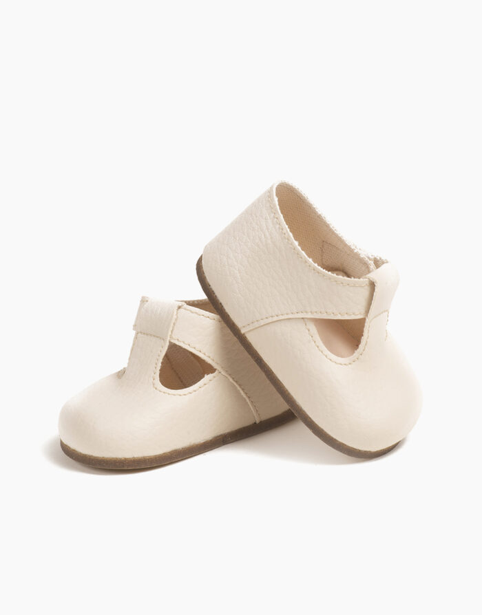 Bambinis – Paire de chaussures “T-strap” crème (Minikane)