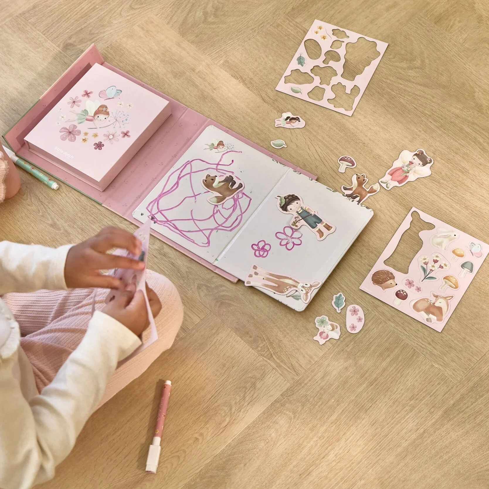 Livre magnétique -Rose ( Little Dutch ) – Image 4