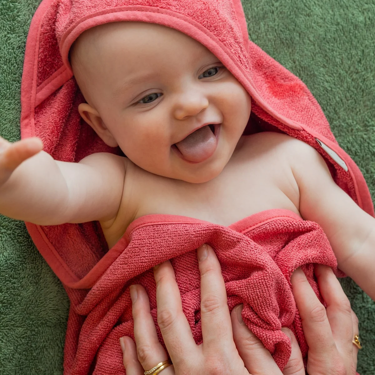 Timboo - HOODED TOWEL XXL (95x95cm) - RASPBERRY ROSE (Timboo) – Image 2